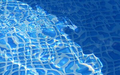 VARNISHES FOR POOL LINERS